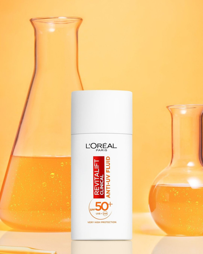 عکس 1: ضد آفتاب فلوئیدی رویتالیفت لورال +SPF50