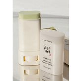 عکس 2: ضد آفتاب استیکی مات کننده پوست بیوتی آف جوسان با SPF 50+ و PA++++