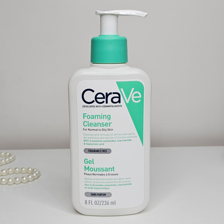 فوم شوینده پوست نرمال تا چرب سراوی Cerave Foaming Cleanser For Normal To Oily Skin 236ml
