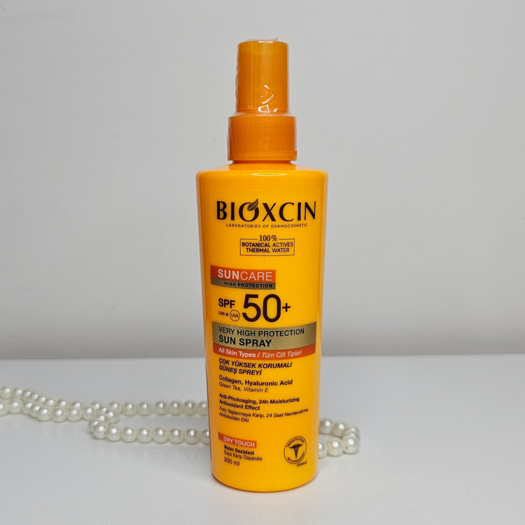 اسپری ضد آفتاب بیوکسین SPF50+ مناسب انواع پوست حجم ۲۰۰ میل